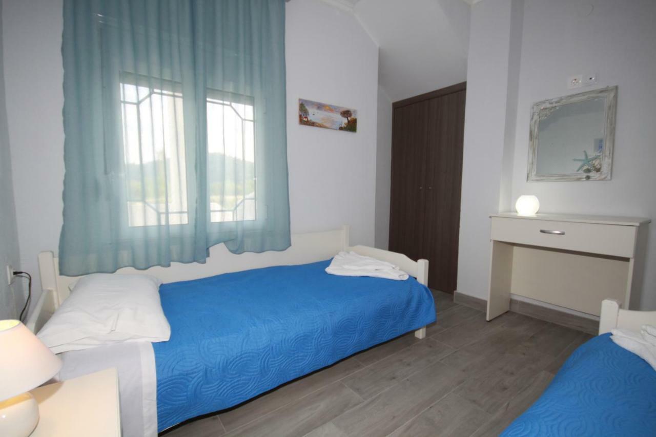 Zephyros Family Apartments 2 أورموس باناجياس المظهر الخارجي الصورة